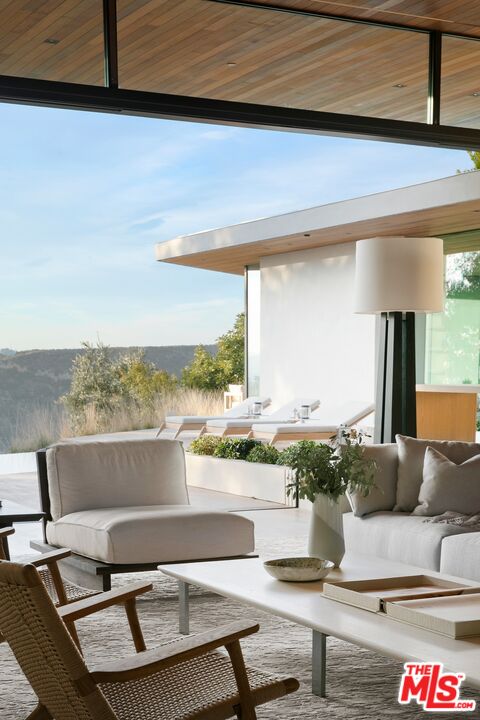 1675 Carla Ridge Beverly Hills, CA 90210 - Photo 52 of 52