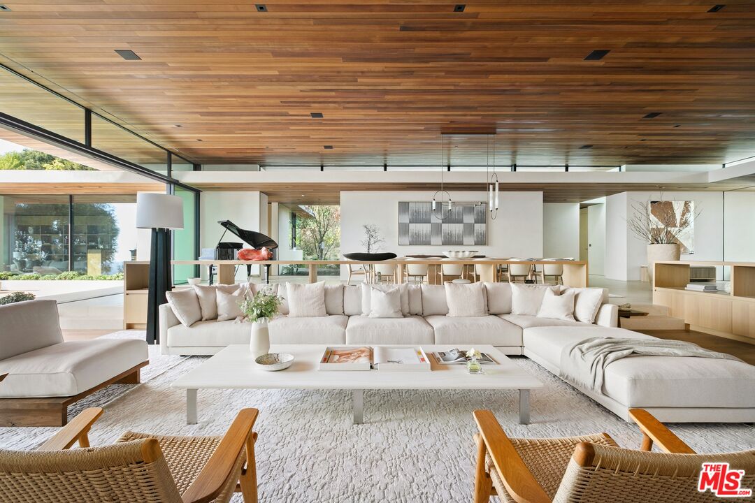 1675 Carla Ridge Beverly Hills, CA 90210 - Photo 10 of 52