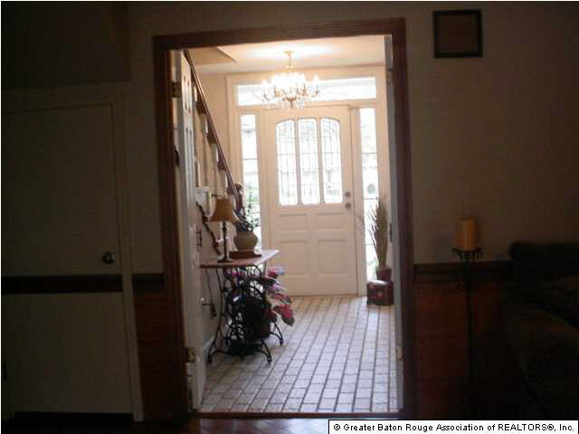 2454 Woodland Ridge Boulevard Baton Rouge, LA 70816 - Photo 2 of 10 Gallery Image 2