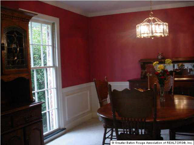 2454 Woodland Ridge Boulevard Baton Rouge, LA 70816 - Photo 3 of 10 Gallery Image 3
