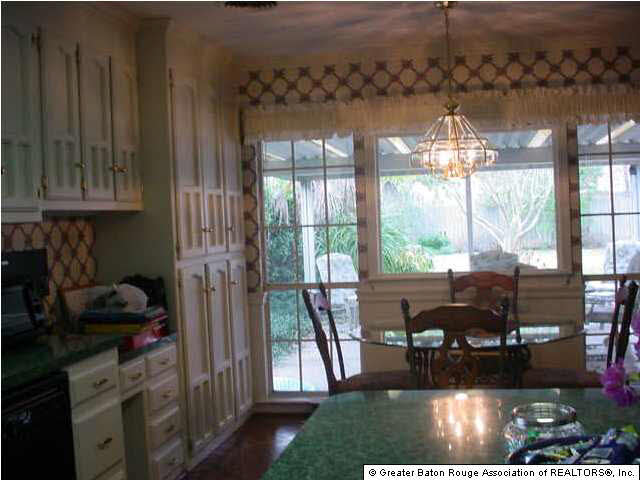 2454 Woodland Ridge Boulevard Baton Rouge, LA 70816 - Photo 4 of 10 Gallery Image 4