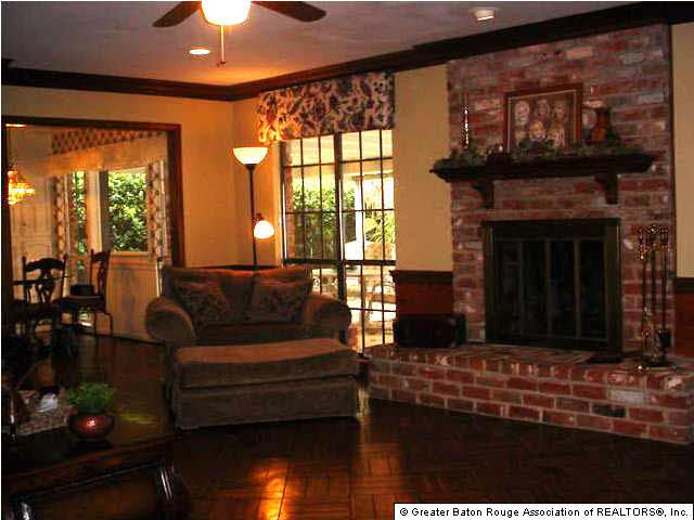 2454 Woodland Ridge Boulevard Baton Rouge, LA 70816 - Photo 6 of 10 Gallery Image 6