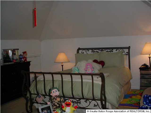 2454 Woodland Ridge Boulevard Baton Rouge, LA 70816 - Photo 9 of 10 Gallery Image 9