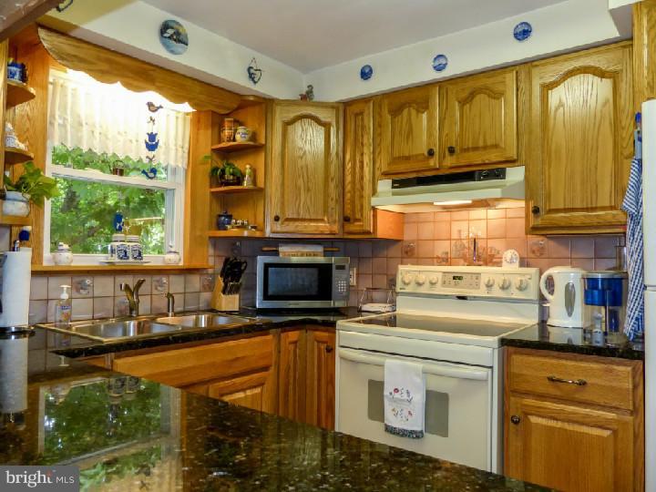 747 Fairmont Road Riegelsville, PA 18077 - Photo 14 of 24