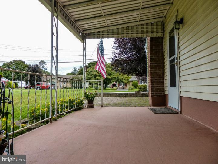 747 Fairmont Road Riegelsville, PA 18077 - Photo 3 of 24