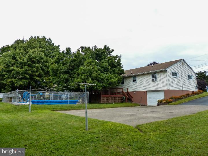 747 Fairmont Road Riegelsville, PA 18077 - Photo 5 of 24