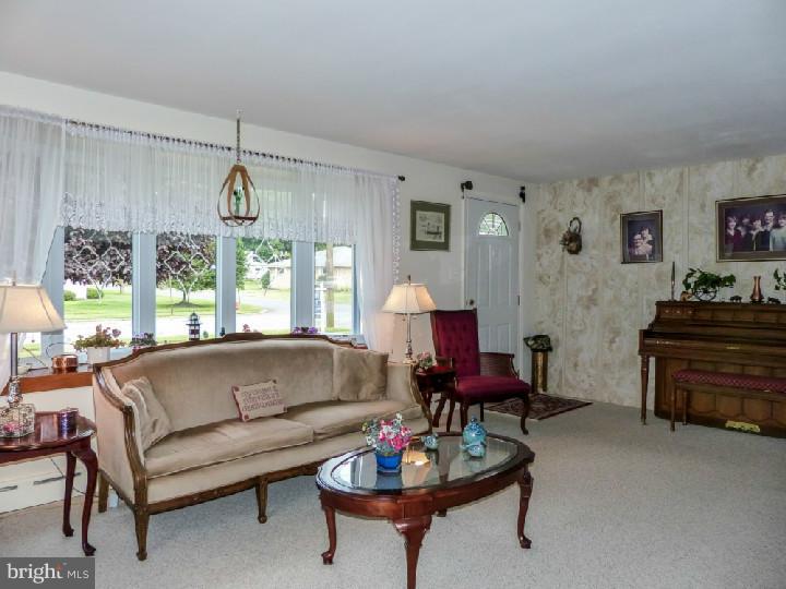 747 Fairmont Road Riegelsville, PA 18077 - Photo 8 of 24