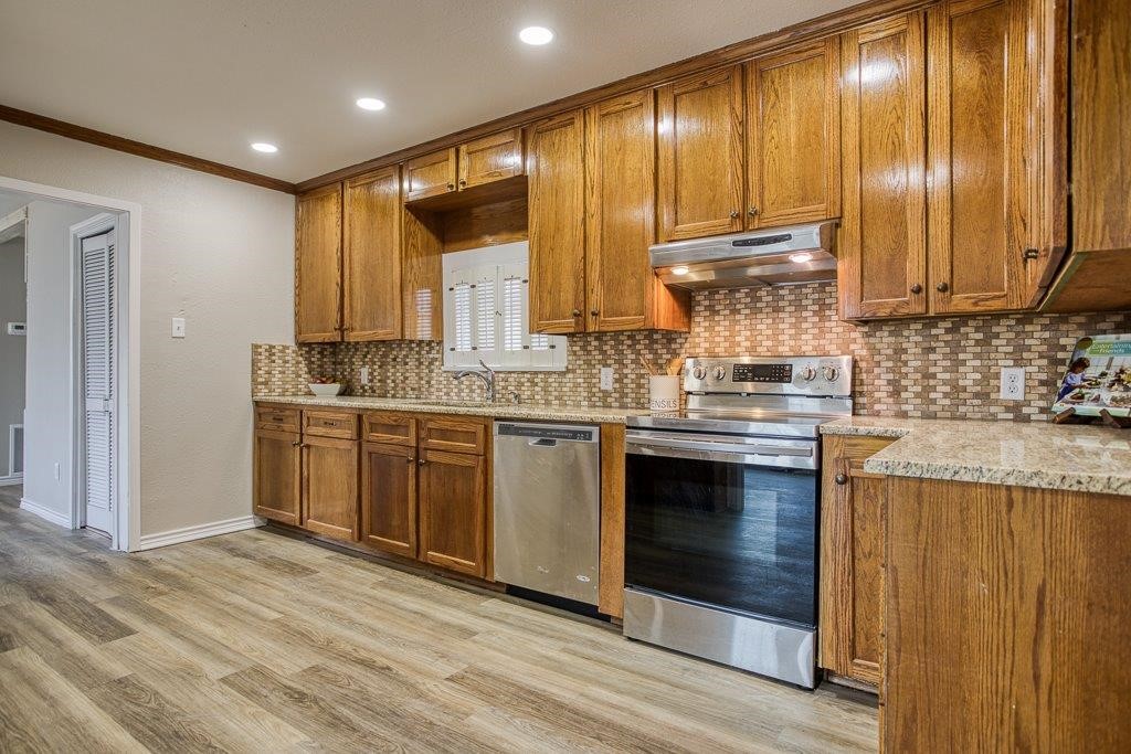 1012 East Market Street Sinton, TX 78387 - Photo 11 of 33