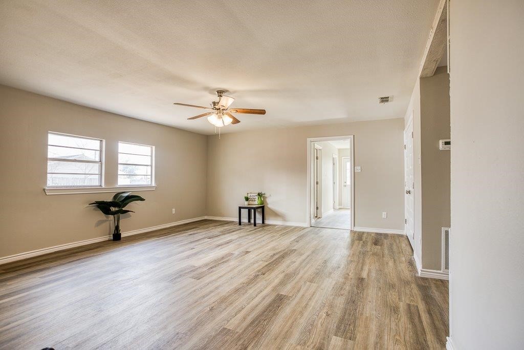 1012 East Market Street Sinton, TX 78387 - Photo 14 of 33