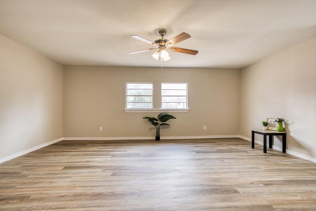 1012 East Market Street Sinton, TX 78387 - Photo 15 of 33