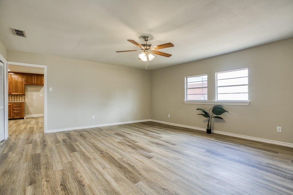 1012 East Market Street Sinton, TX 78387 - Photo 16 of 33