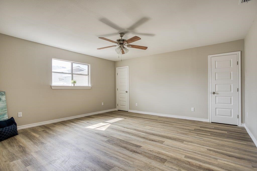 1012 East Market Street Sinton, TX 78387 - Photo 18 of 33