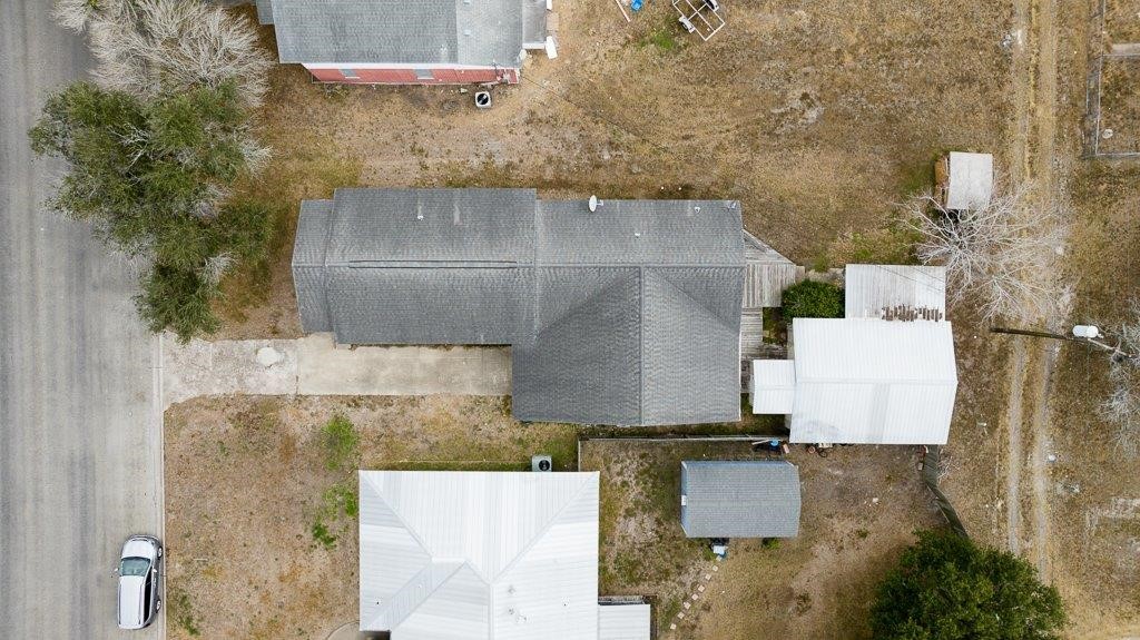 1012 East Market Street Sinton, TX 78387 - Photo 2 of 33