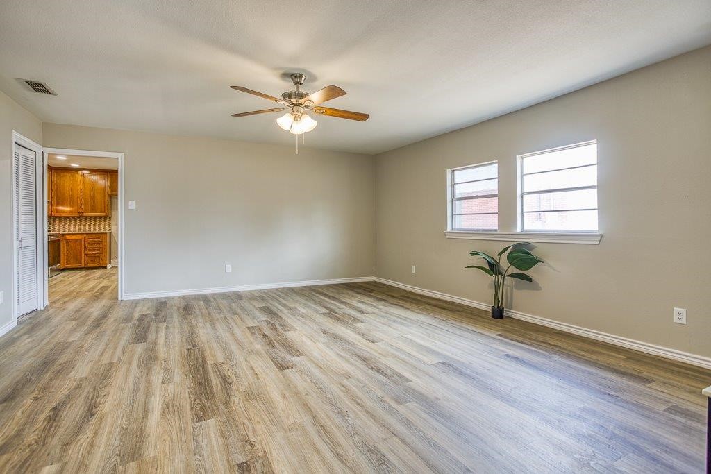 1012 East Market Street Sinton, TX 78387 - Photo 24 of 33