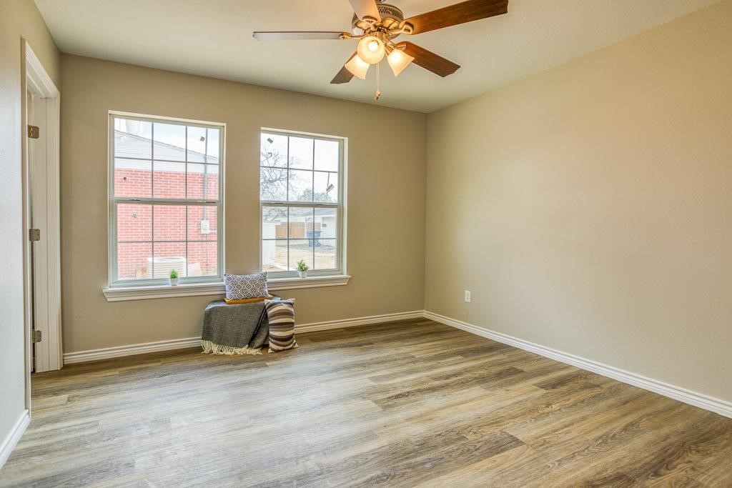 1012 East Market Street Sinton, TX 78387 - Photo 25 of 33