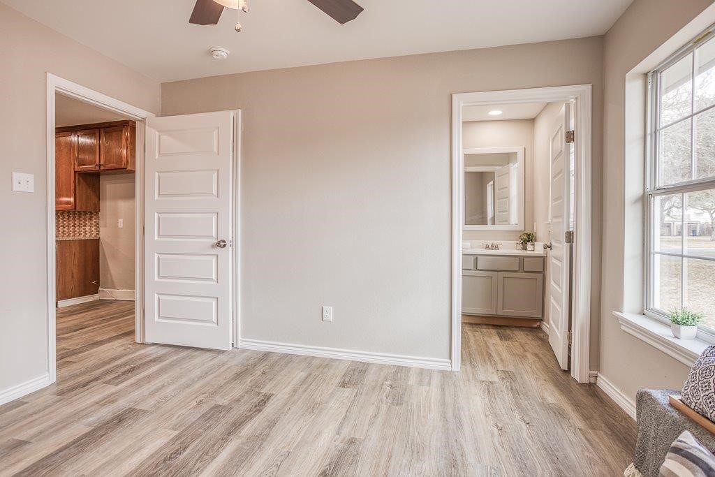 1012 East Market Street Sinton, TX 78387 - Photo 26 of 33