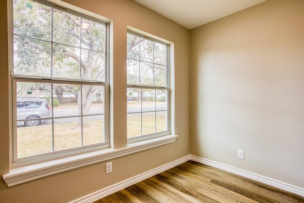 1012 East Market Street Sinton, TX 78387 - Photo 28 of 33