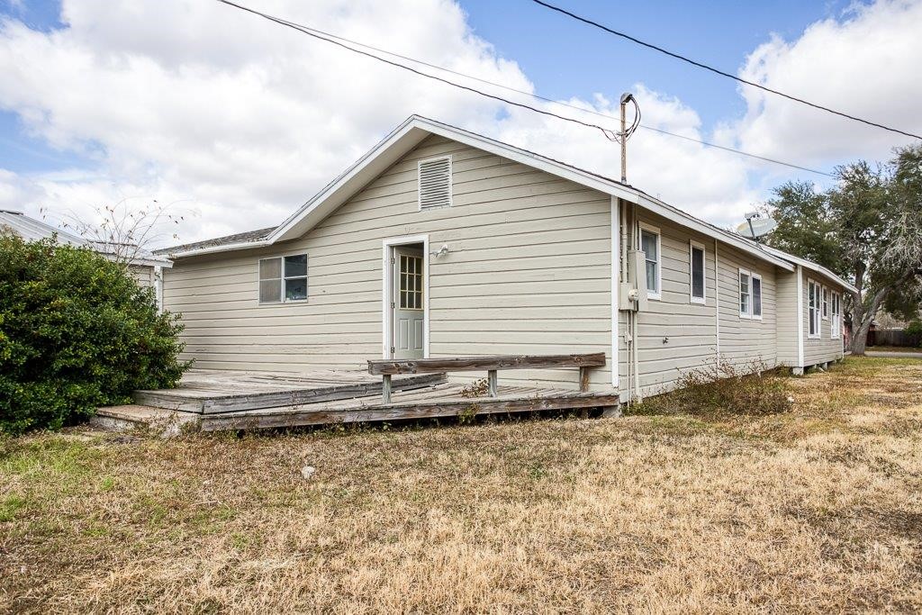 1012 East Market Street Sinton, TX 78387 - Photo 31 of 33