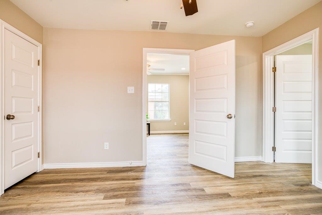 1012 East Market Street Sinton, TX 78387 - Photo 8 of 33