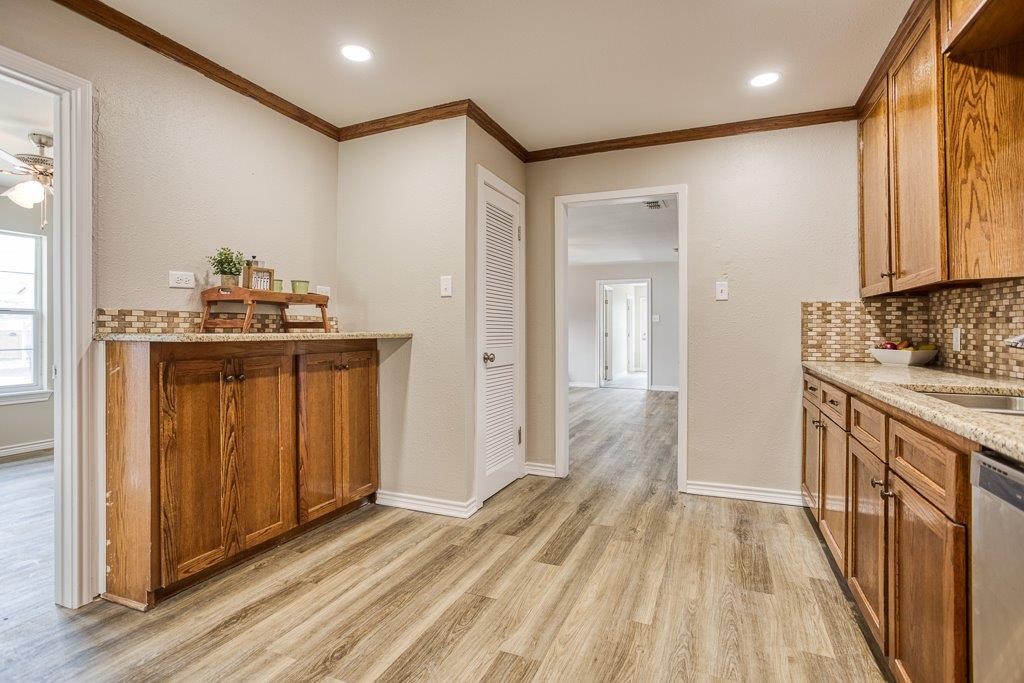 1012 East Market Street Sinton, TX 78387 - Photo 10 of 33