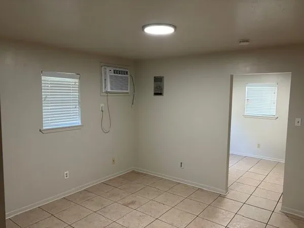 $995 | 1105 Magnolia Drive, Unit H, Westwego, LA 70094