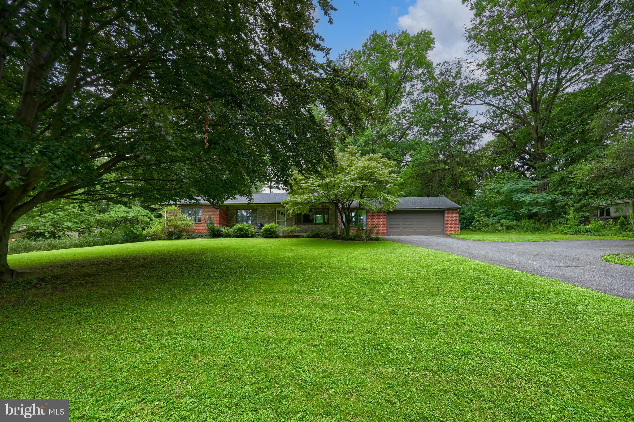 376 Arbor Road Lancaster, PA 17601 - Photo 2 of 48 Gallery Image 2