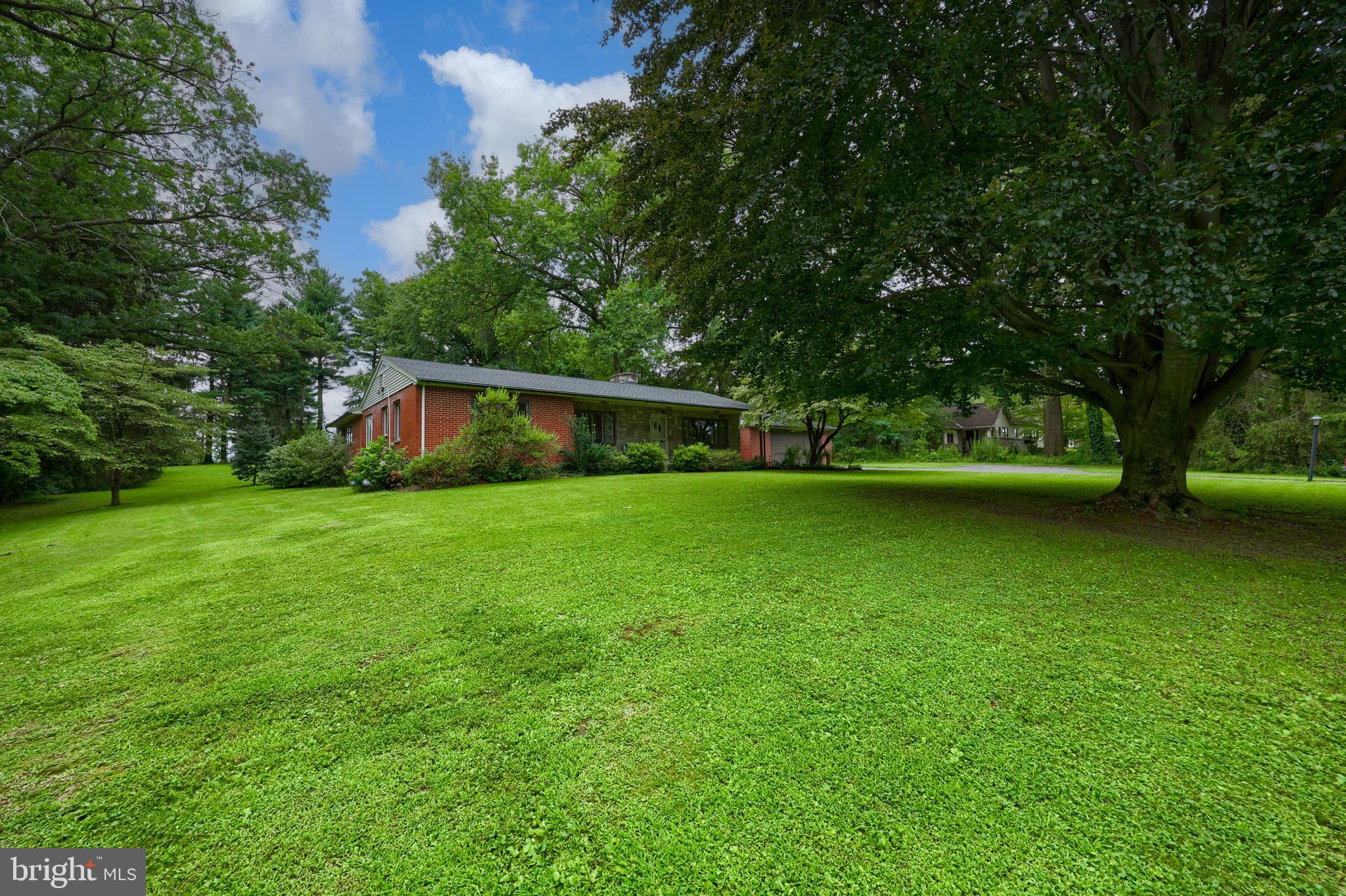 376 Arbor Road Lancaster, PA 17601 - Photo 3 of 48 Gallery Image 3