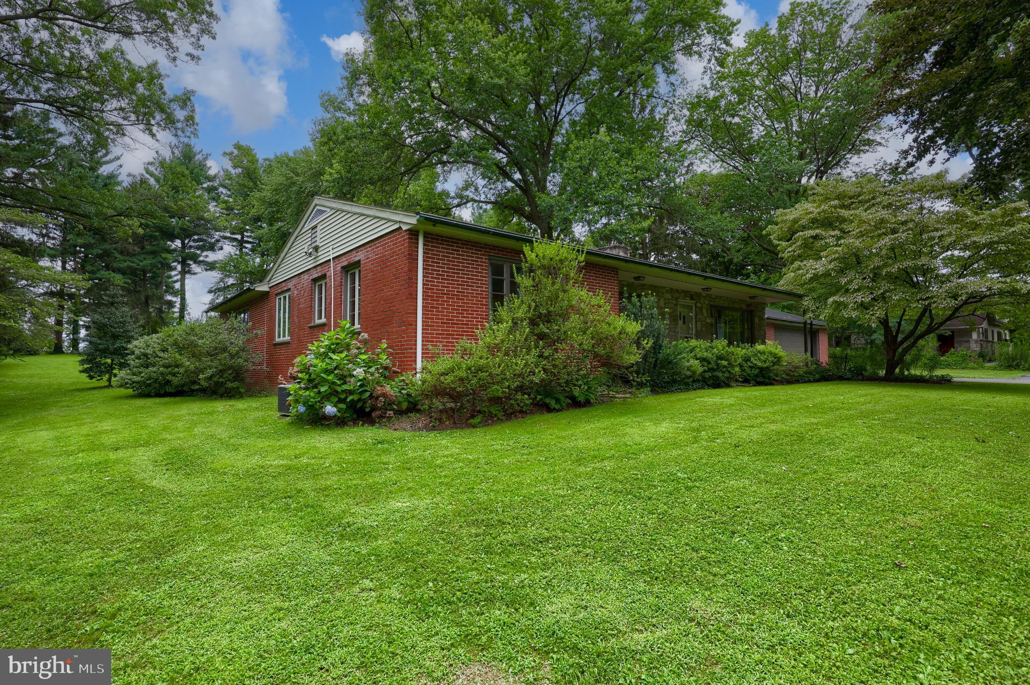 376 Arbor Road Lancaster, PA 17601 - Photo 4 of 48 Gallery Image 4