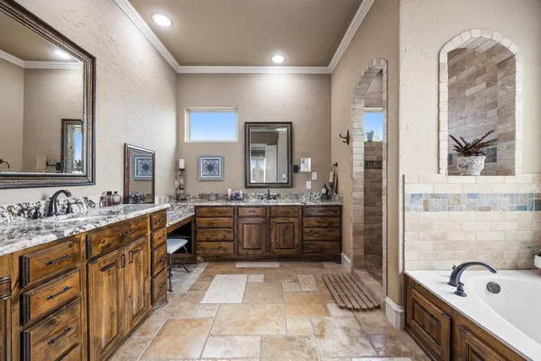 $880,000 | 729 Meadow Drive, McLendon-Chisholm, TX 75032