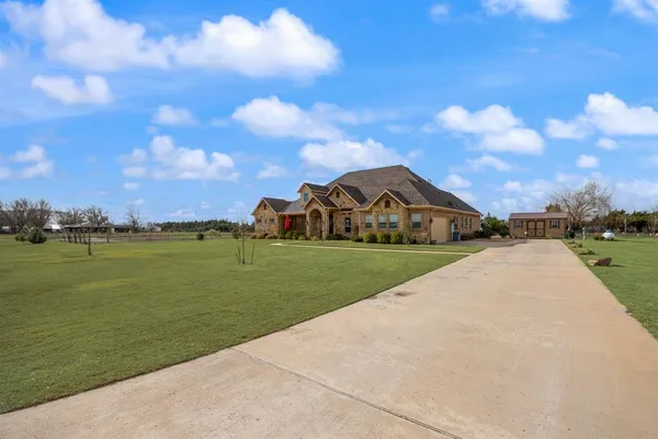 $880,000 | 729 Meadow Drive, McLendon-Chisholm, TX 75032