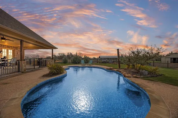 $880,000 | 729 Meadow Drive, McLendon-Chisholm, TX 75032