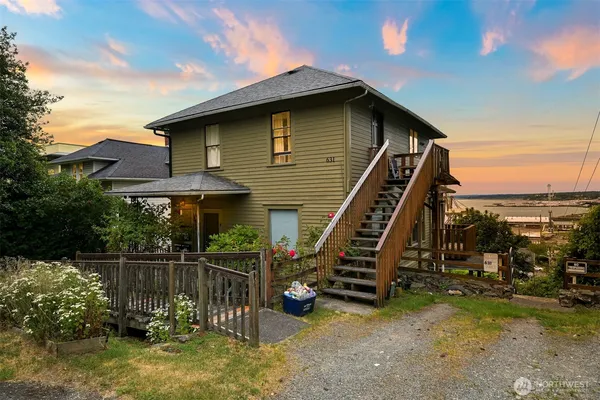 $1,000,000 | 631 North Forest Street, Bellingham, WA 98225