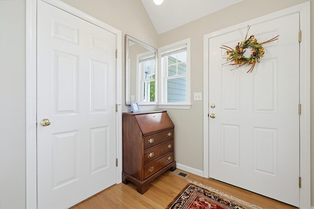 27 Country Hill Road, Unit 27 Holden, MA 01522 - Photo 3 of 38