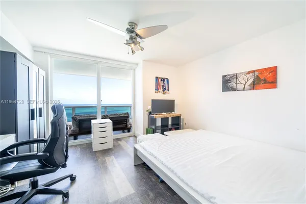 $7,700 | 6301 Collins Avenue, Unit 2802, Miami Beach, FL 33141