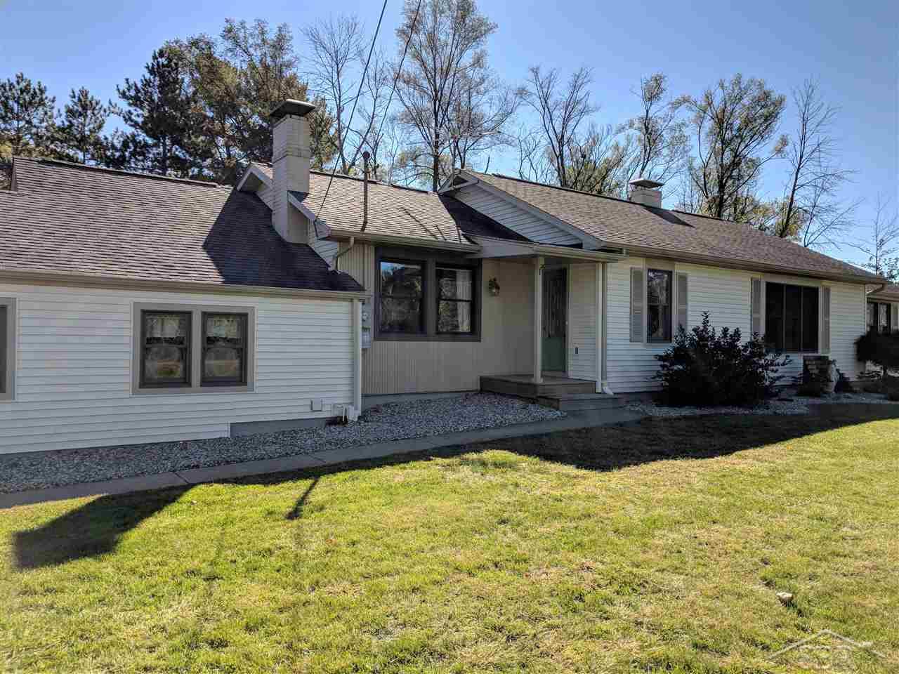 11385 Sarle Road Freeland, MI 48623 - Photo 2 of 44 31363379-1.JPG
