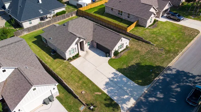 $320,000 | 1458 River Oaks Drive, Huntsville, TX 77340