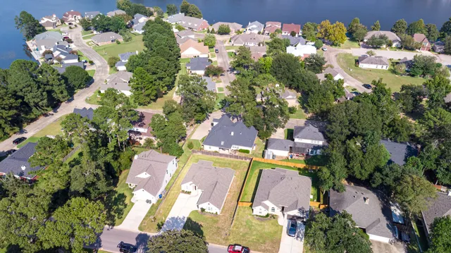 $320,000 | 1458 River Oaks Drive, Huntsville, TX 77340