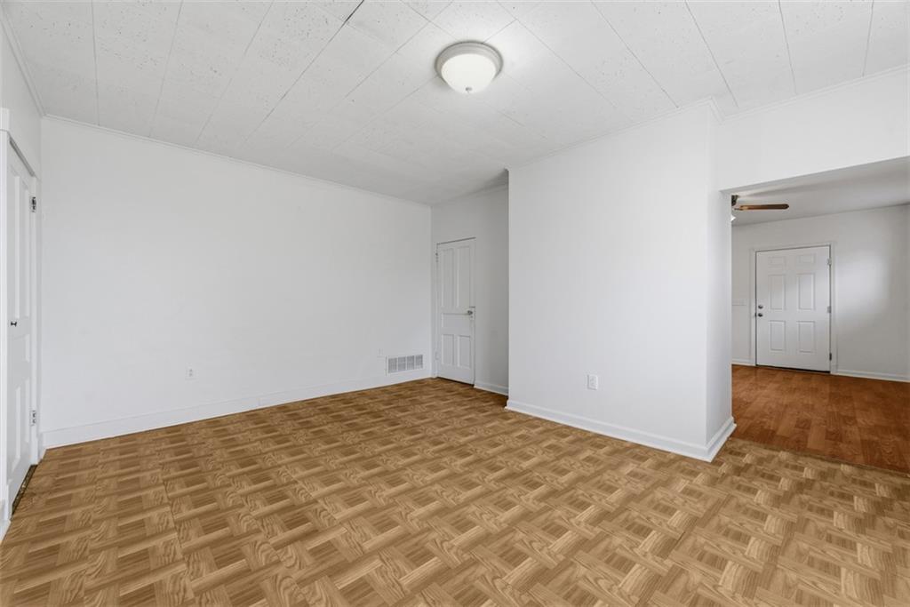 620 Montclair Street Pittsburgh, PA 15217 - Photo 10 of 40 a view of empty room