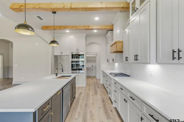 $444,900 | 16618 Meadow Crest Drive, Lindale, TX 75771