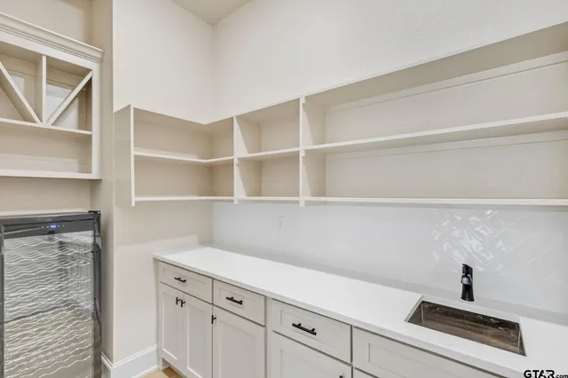 $444,900 | 16618 Meadow Crest Drive, Lindale, TX 75771