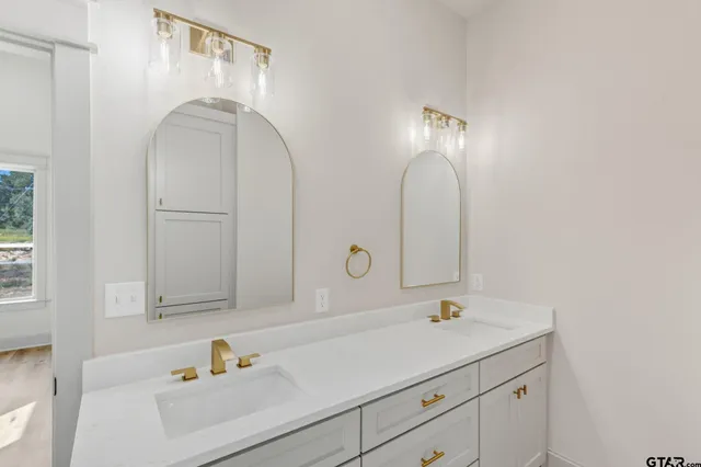 $444,900 | 16618 Meadow Crest Drive, Lindale, TX 75771