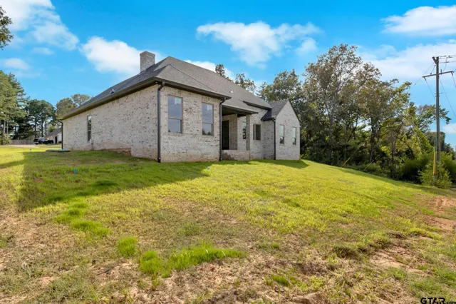 $444,900 | 16618 Meadow Crest Drive, Lindale, TX 75771