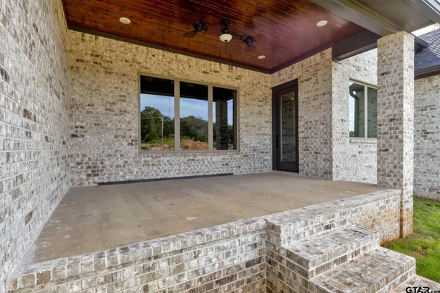 $444,900 | 16618 Meadow Crest Drive, Lindale, TX 75771