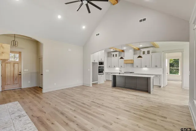 $444,900 | 16618 Meadow Crest Drive, Lindale, TX 75771