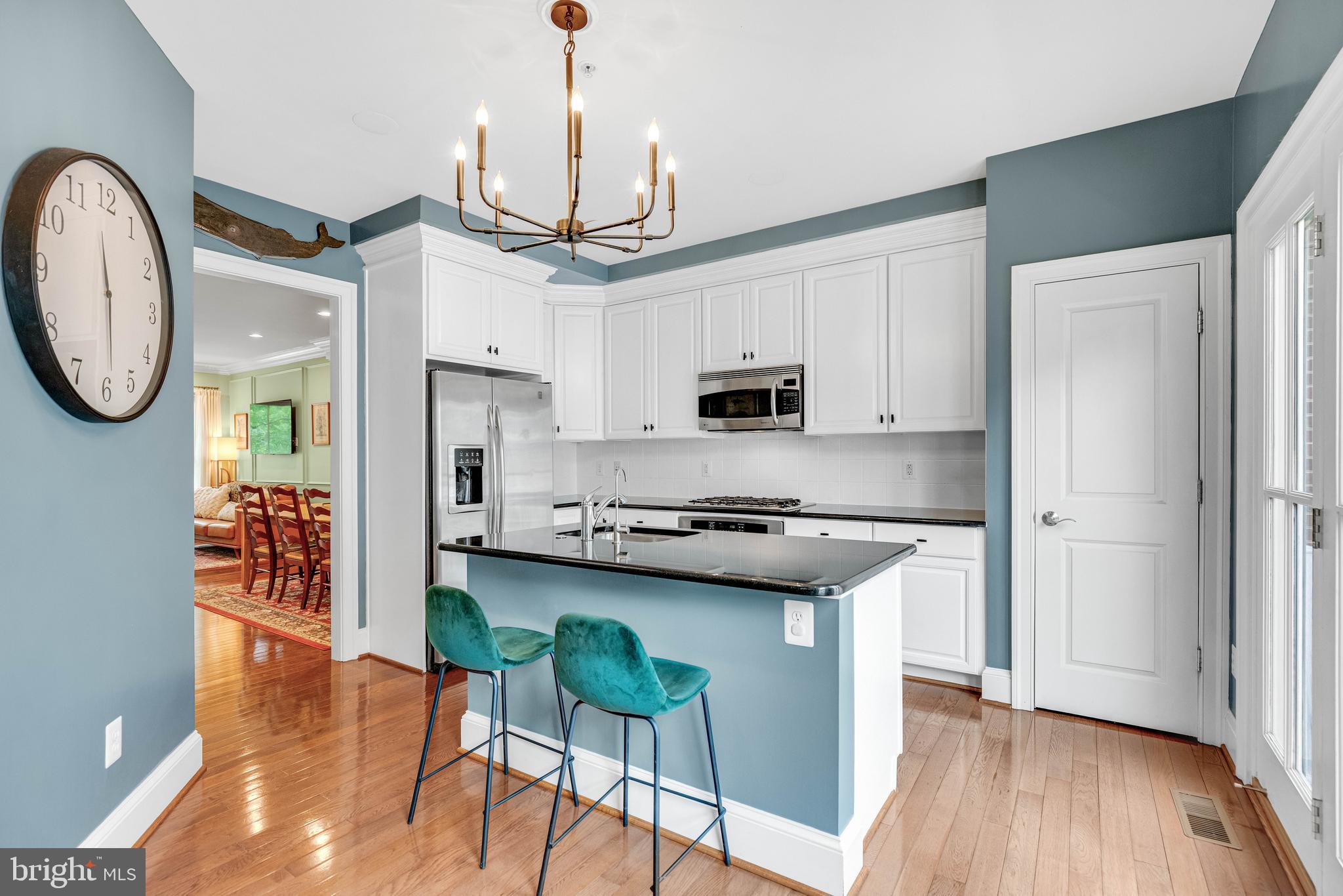 713 Carpenter Road Alexandria, VA 22314 - Photo 9 of 65 Gourmet Kitchen w/ Kitchen Island & Breakfast Bar