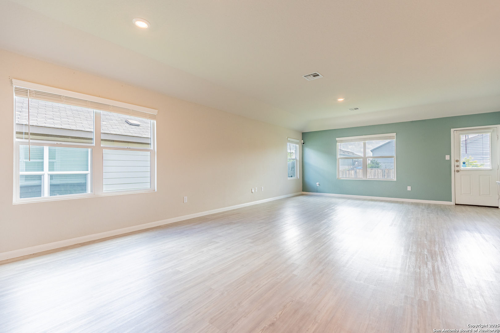 6674 Beehive Drive San Antonio, TX 78252 - Photo 11 of 30