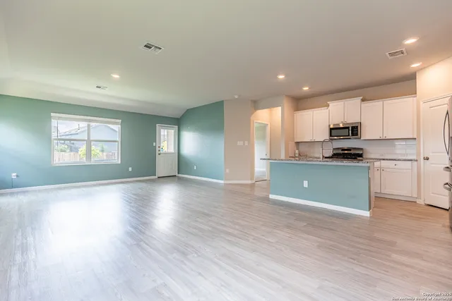 $1,650 | 6674 Beehive Drive, San Antonio, TX 78252