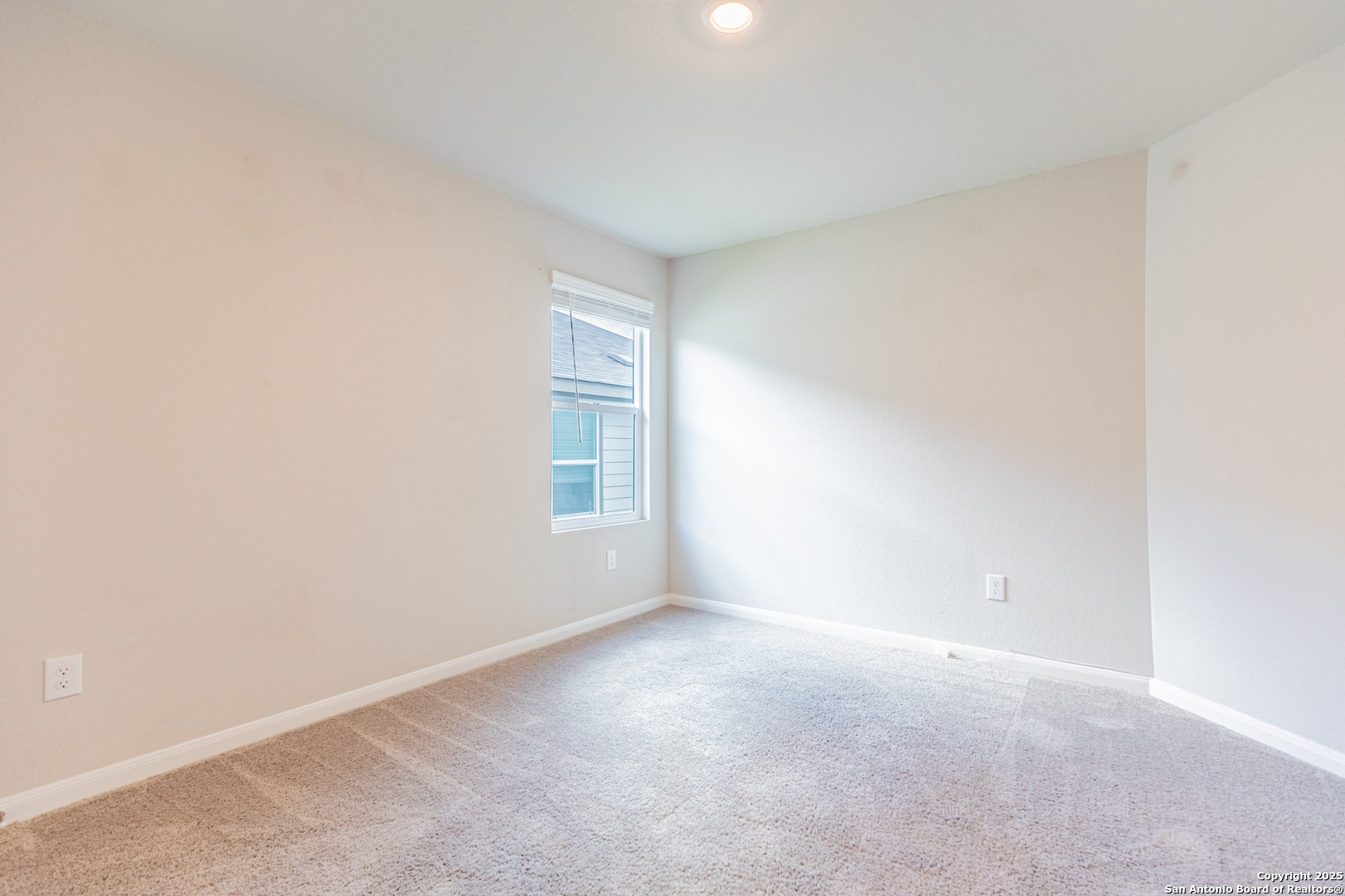 6674 Beehive Drive San Antonio, TX 78252 - Photo 6 of 30