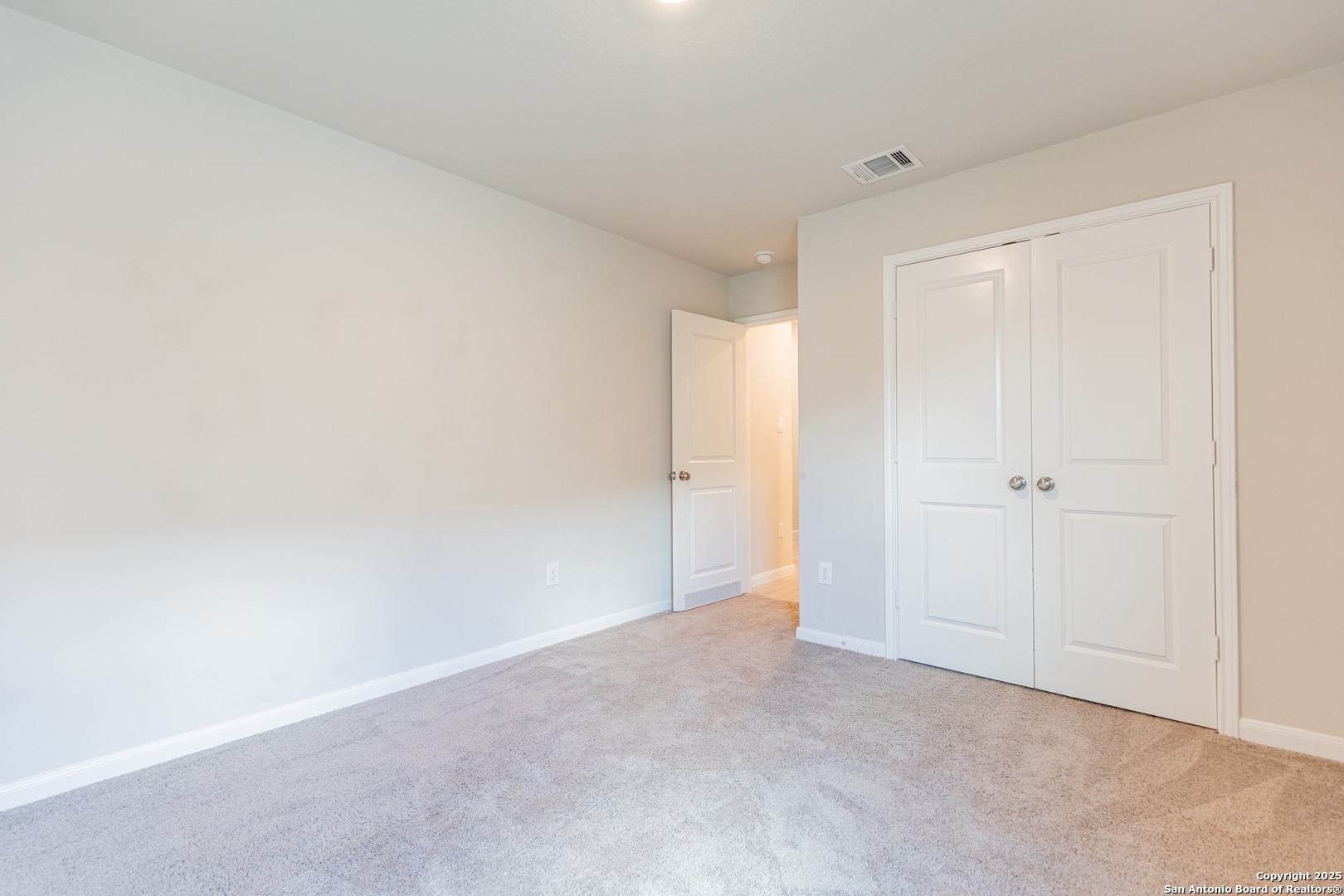 6674 Beehive Drive San Antonio, TX 78252 - Photo 7 of 30