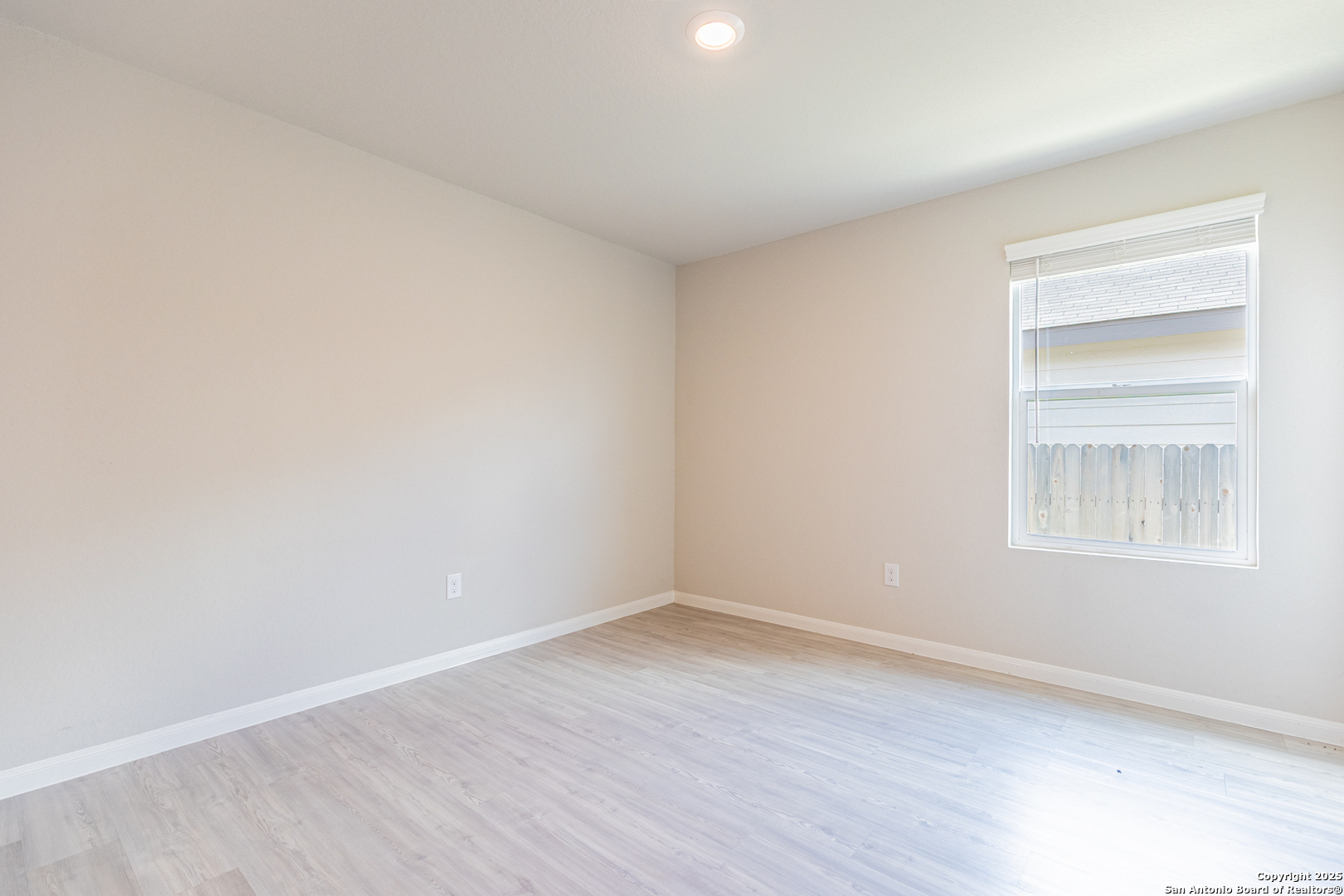 6674 Beehive Drive San Antonio, TX 78252 - Photo 9 of 30